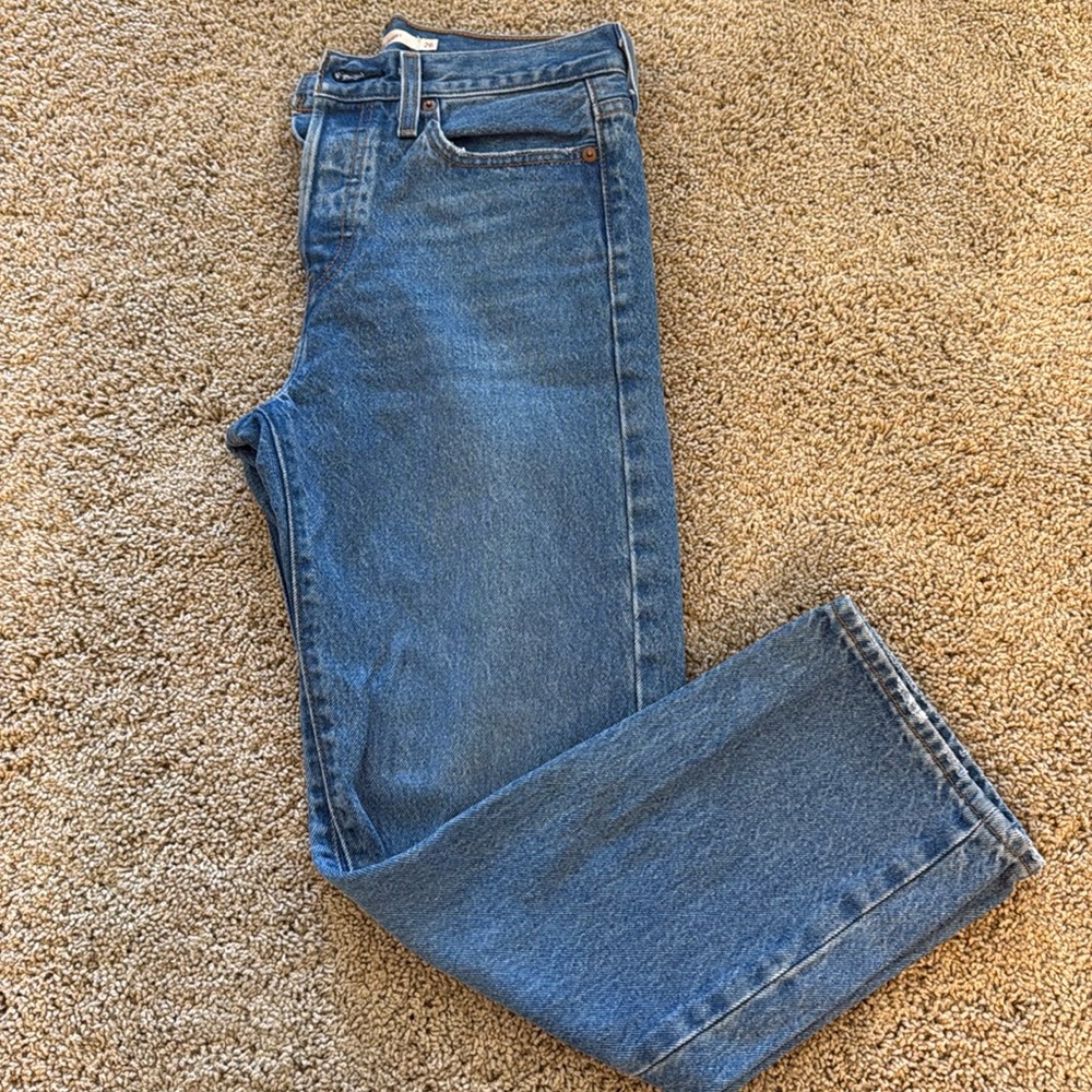 Levi’s blue wedgie straight jeans
